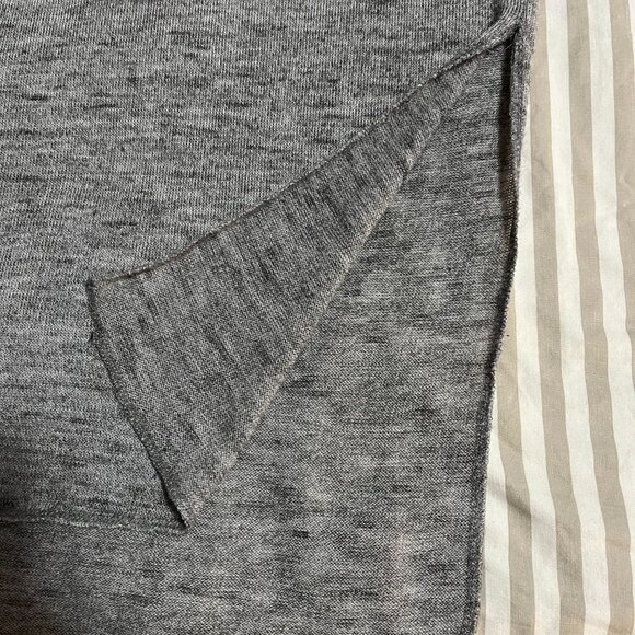 Wilfred Aritzia Sherbrooke Sweater Asymmetrical Side Slits - Picture 5 of 8